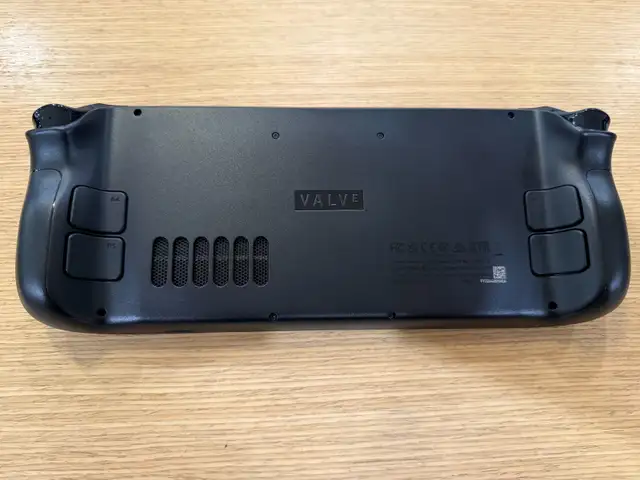 SteamDeck OLED 1TB – Parfait état + accessoires in PC Games in Sherbrooke - Image 5