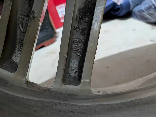 245/45/R19 Tesla Model S OEM rims and Nokian Winter Tires in Tires & Rims in Kitchener / Waterloo - Image 4