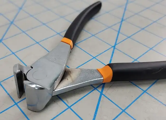 Heavy duty end cutting nippers "BETA" 1088 in Hand Tools in City of Montréal - Image 3