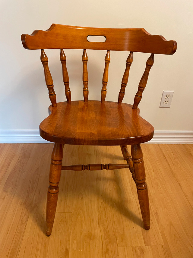 Wood Dining Room Table and Chairs in Dining Tables & Sets in Guelph - Image 4