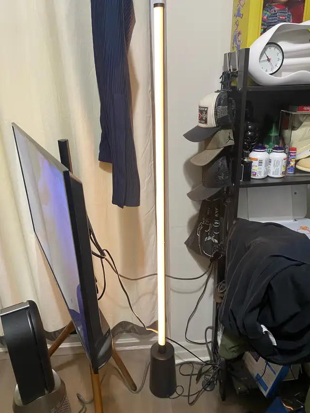 Ikea OBEGRANSAD Led floor lamp in Indoor Lighting & Fans in Markham / York Region - Image 3