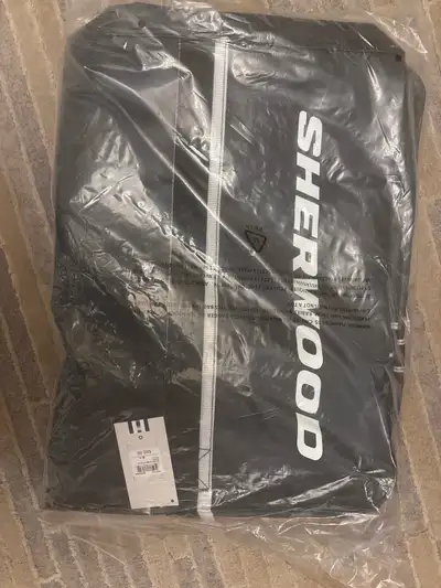 BRAND NEW Sherwood hockey bag  valued at 90$, View more