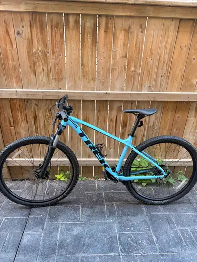 Trek Marlon 5 Moutain Bike, View more