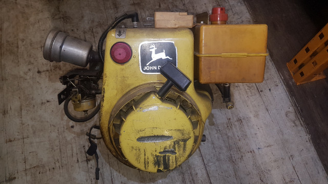 Engine 10HP John Deere Tecumseh made in USA with electric start in Snowblowers in Mississauga / Peel Region