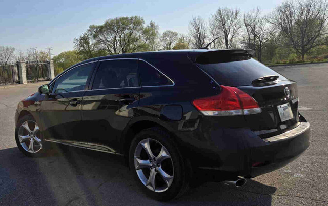 2010 Toyota Venza FOR SALE in Cars & Trucks in Oshawa / Durham Region
