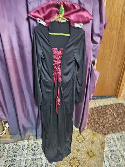 Costume halloween femme Vampire medium, View more