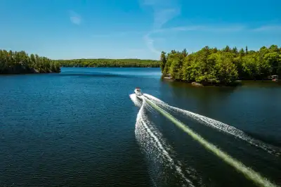 STINGRAY CS 250 -CABIN CRUISER / 145 Hours / 2014 If you are looking for a well maintained extremely...
