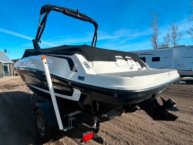 2021 Bayliner VR5 in Powerboats & Motorboats in Regina - Image 3