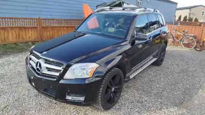 Amazing SUV, spacious and clean. Drives really well. Never been driven during winter. Only 2 owners...