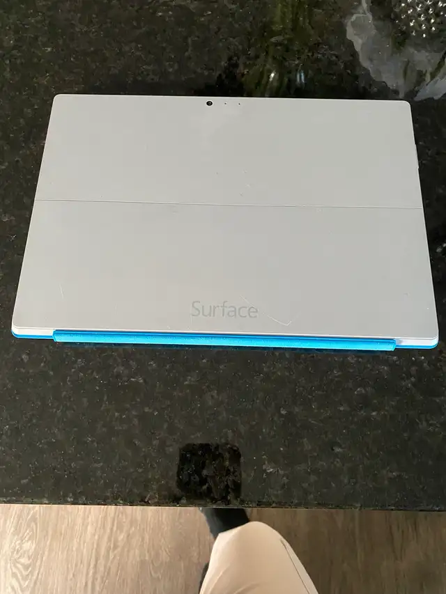 LIKE NEW Microsoft Surface 3 Laptop 12” Touch Screen in Laptop Accessories in Hamilton - Image 4