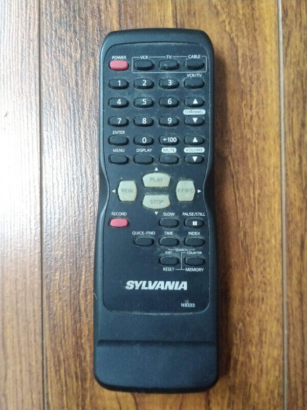 Télécommande Sylvania N9333 dans Appareils électroniques  à Saint-Hyacinthe