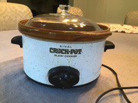 Vintage Rival 5 Quart Crock Pot Slow Cooker Model 3355 Blue Flowers Rare