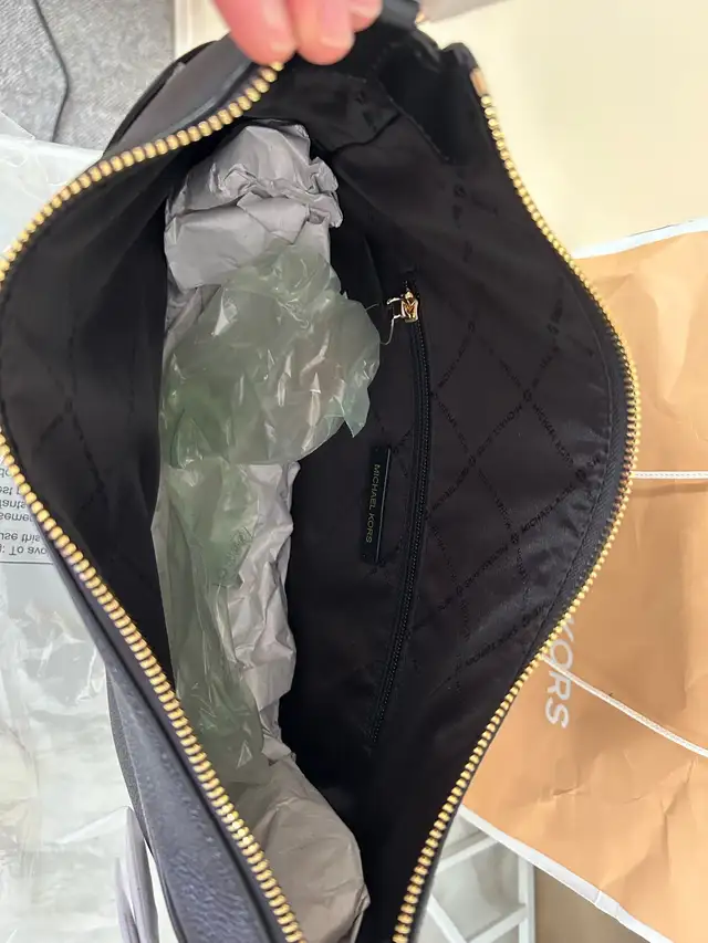 Michael Kors bag  in Women's - Bags & Wallets in London - Image 5