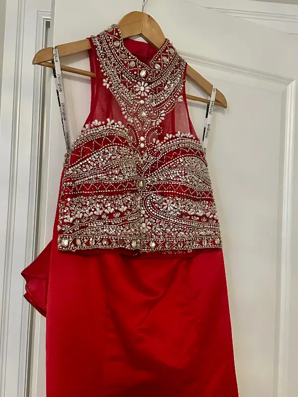Gorgeous “lady in red” showstopper gown in Women's - Dresses & Skirts in Kitchener / Waterloo - Image 5