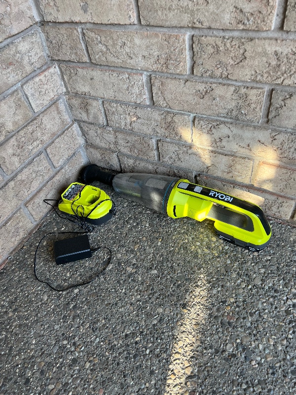 Ryobi handheld cordless vacumm Other Oakville / Halton Region Kijiji