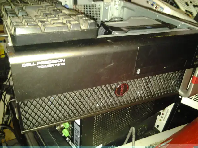 dell precision t7810 ddr4 xeon dual cpu system max 32 core LIST↓ in Desktop Computers in City of Montréal - Image 3