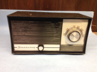 Radio antique AM Fleetwood noir