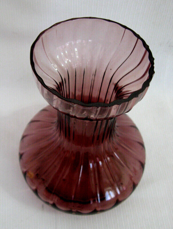 PETIT VASE AMETHYSTE MID CENTURY MODERN AMETHYST VASE dans Art et objets de collection  à Ouest de l’Île - Image 3