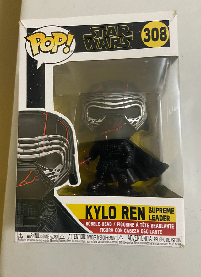 Kylo Ren Funko Pop (#308) – Open Box, Excellent Condition in Arts & Collectibles in Markham / York Region - Image 5
