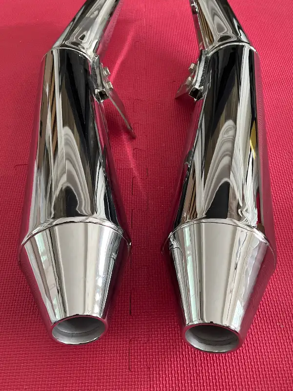 NEW Triumph Performance Exhaust Slip On Dual Chrome Pipes OEM in Other in Barrie - Image 2