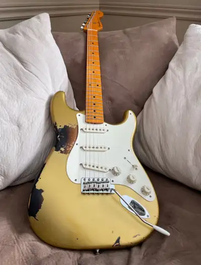  1999 Fender gold over Sunburst avri Stratocaster, View more
