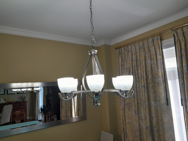 Hanging 5 light lamp in Indoor Lighting & Fans in City of Toronto