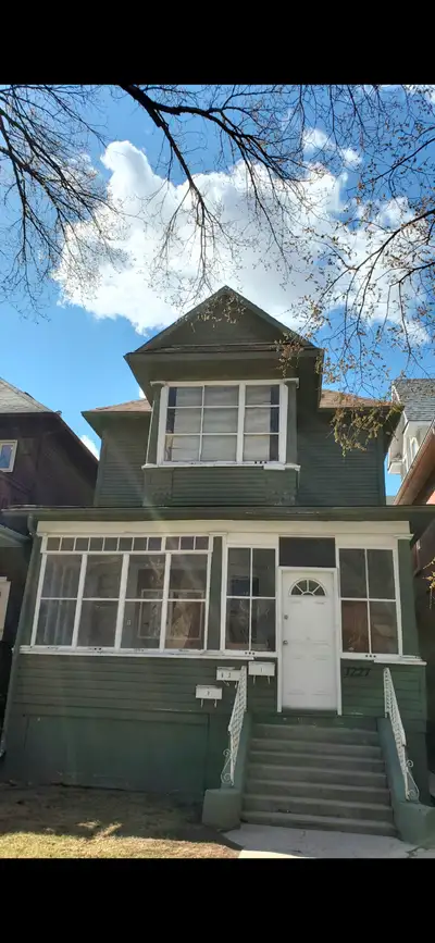 Rent: $590 Free utilities included Deposit: $590 Minimum Lease: 3 months Male tenants only A clean r...