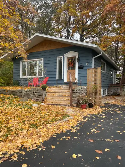 Shared home for rent in Cambridge This cottage in the city has a beautiful ravine as a backyard. Par...