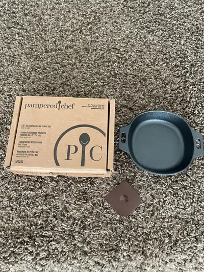 Pampered Chef 5.5” Cast Iron Skillet BNIB, View more