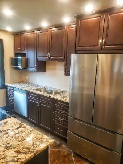 Luxury 2 Bed 1 Bath Apartment in the heart of Bloor West Village