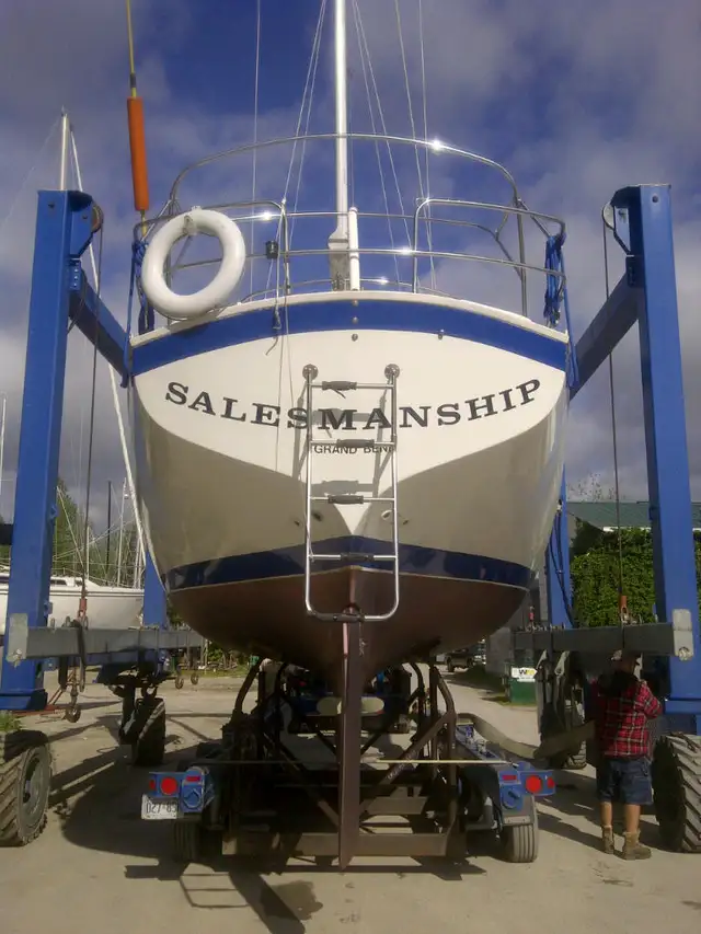 1981 Hughes columbia 10.7, 35 feet, sailboat in Sailboats in London - Image 6