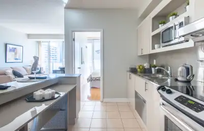 Furnished Eaton Center Condo (CN Tower View)