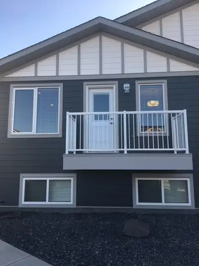 Coalhurst 3 Bedroom 1.5 Bath Unit in 4 Plex - August 1st