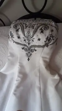 Exquisite Wedding Dress