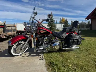 1998 Harley-Davidson Heritage Classic $9500.00 Firm Only 9996 kms, Exceptionally clean and had a $25...