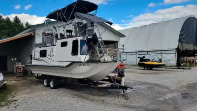 Cirrus house boat made in Canada Legally trailerable 25× 8'6 2023 - honda 60 hp 4stroke hightrust mo...