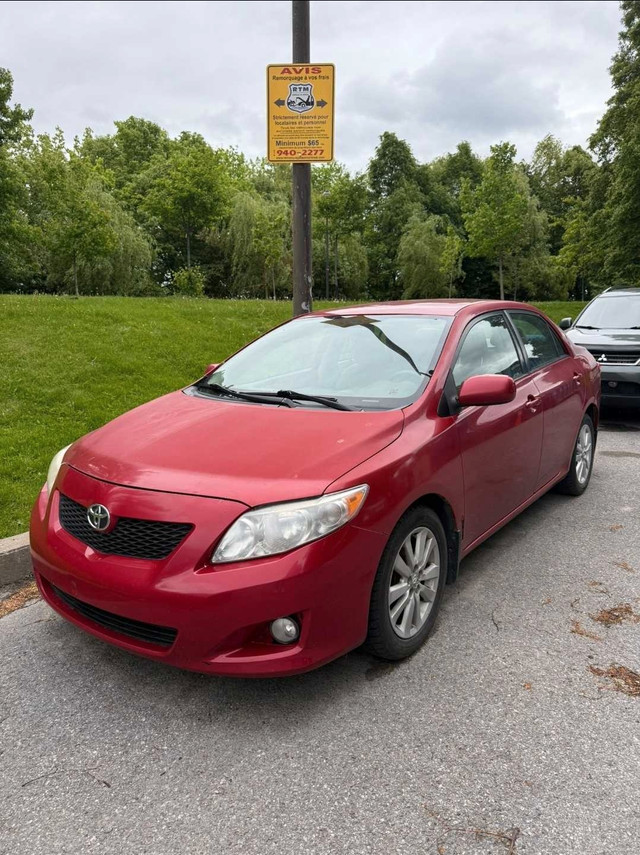 Toyota Corolla LE in Cars & Trucks in City of Montréal