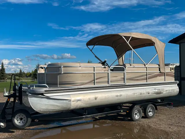 2001 Premiere Elite 24’ Tritoon in Powerboats & Motorboats in Edmonton - Image 10