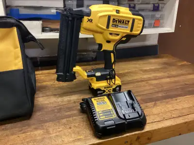 DEWALT 20v MAX XR BRUSHLESS 18 GUAGE BRAD NAILER KIT, View more
