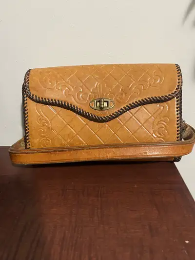 Vintage leather look purse  , View more
