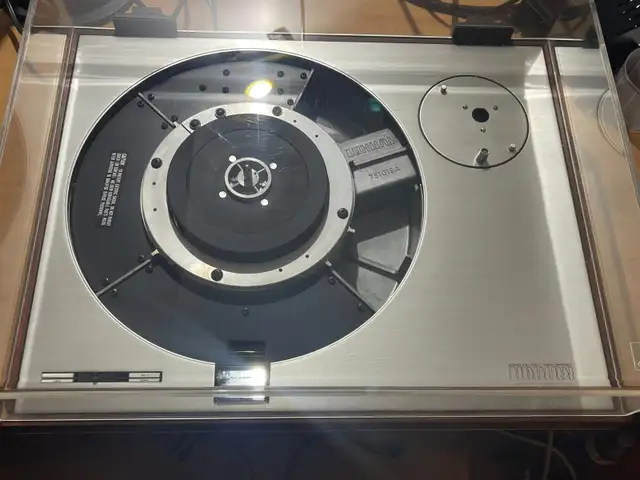 Luxman PD121U 60Hz high-end turntable with original dust cover in Stereo Systems & Home Theatre in Kingston - Image 5