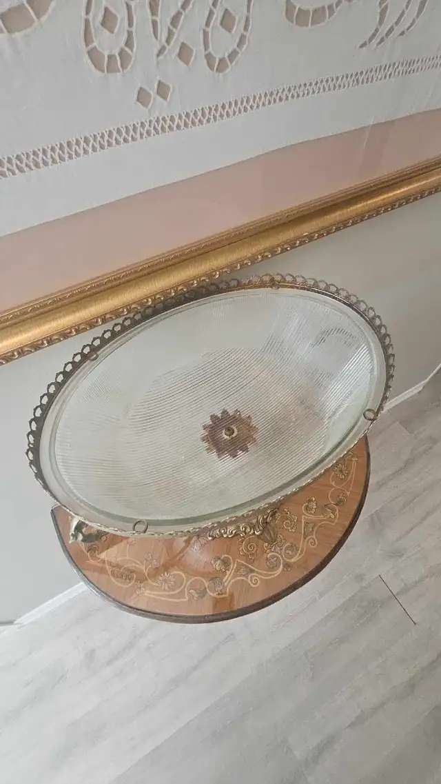 Antique Style Centerpiece Bowl in Arts & Collectibles in Markham / York Region - Image 5