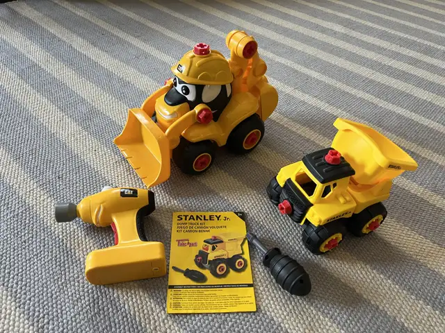 Construction build toy  in Toys & Games in Hamilton - Image 2