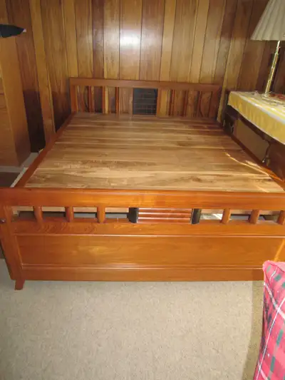Beautiful solid Teak Bed, custom made, handcrafted. Outer dimensions: 75" long x 59.5" wide Inner di...
