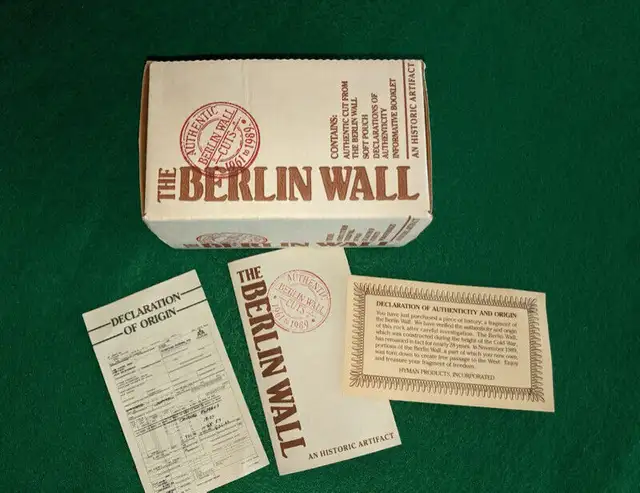 A Piece of history the Berlin Wall - Mur de Berlin in Arts & Collectibles in Gatineau - Image 5