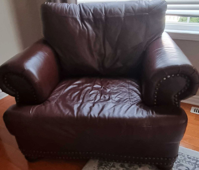 Leather sofa set 3 piece . One 3 seater , love seat, single seat in Couches & Futons in Mississauga / Peel Region
