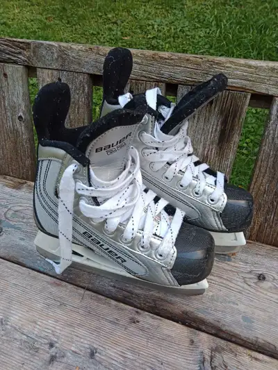 Kids Bauer Hockey Ice Skates, Size Y13, View more