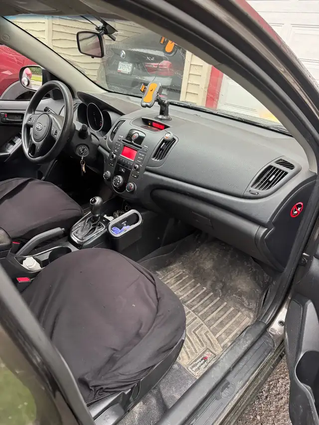 2011 KIA FORTE EX  21546 km only  in Cars & Trucks in Ottawa - Image 4