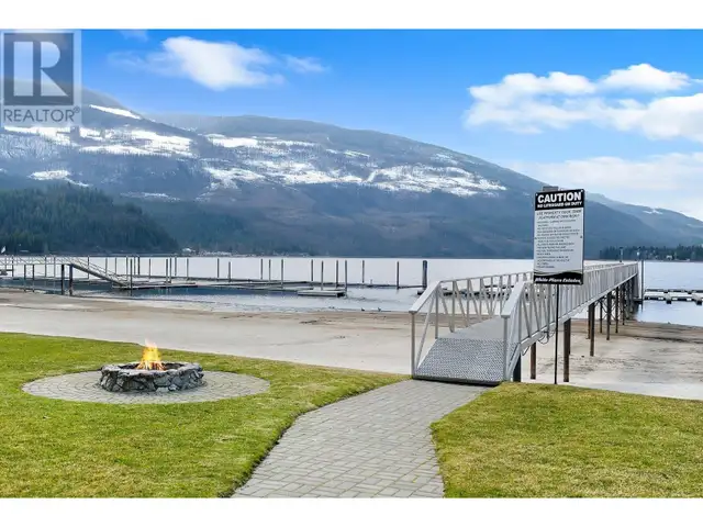 Fun & Stylish Summer Lakeside Retreat! in British Columbia in Canada - Image 4