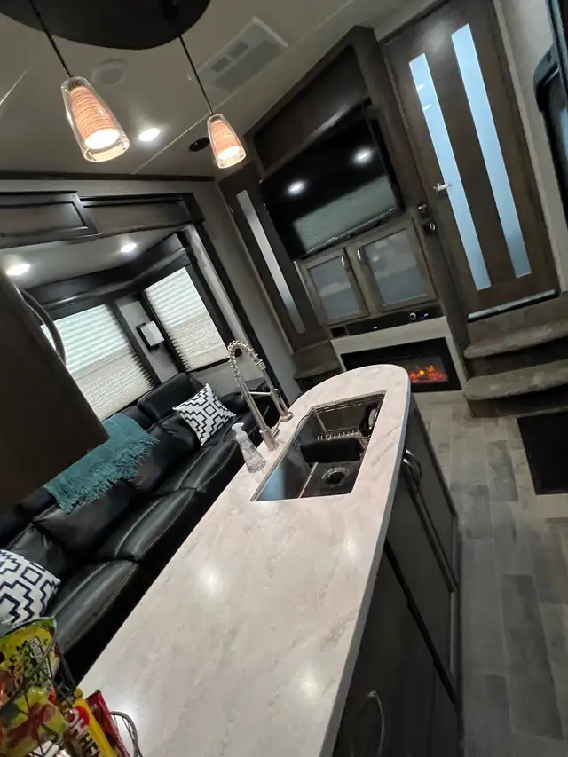 2018 voltage toy hauler M3805 in Travel Trailers & Campers in Fort St. John - Image 9